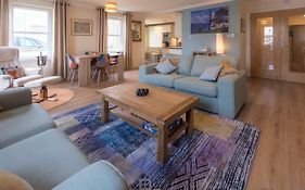 Marina View Apartment